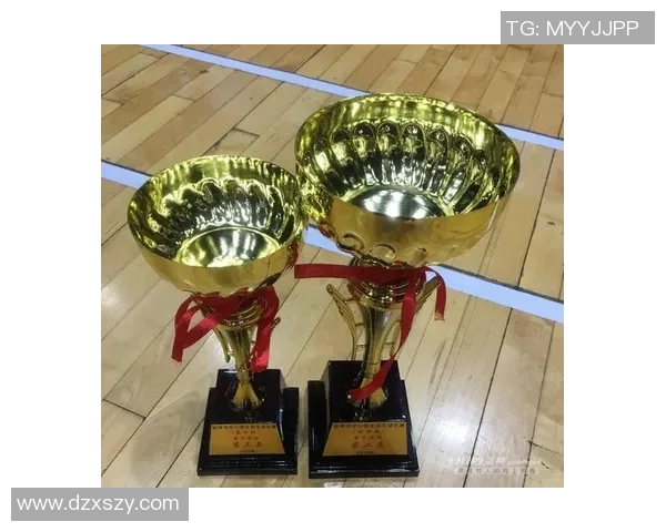 深圳羽毛球队在邀请赛中以71分稳居积分榜首位