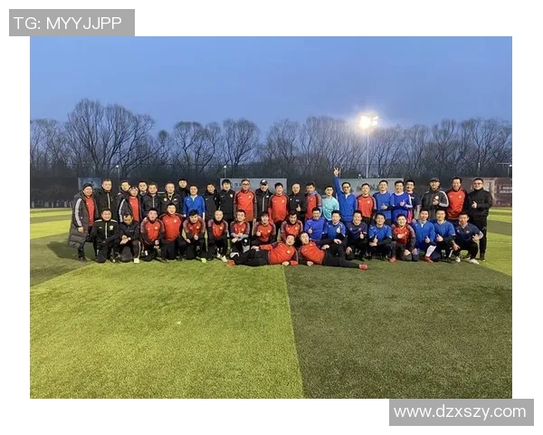 灿烈与足球明星们的精彩合影展现运动魅力与友谊的完美结合 灿烈与足球明星们的精彩合影展现运动魅力与友谊的完美结合